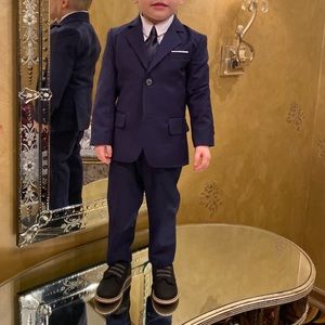 Boys formal navy suit size 3T